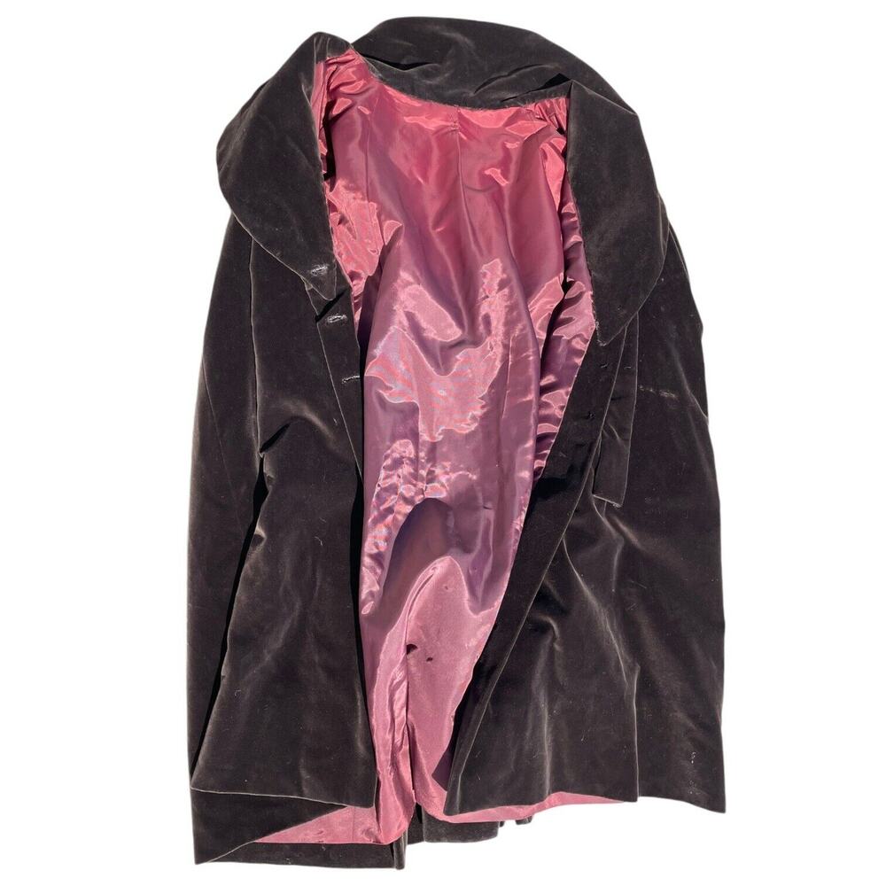 Vintage 50s 60s Chocolate Brown Velvet Cape Gold Tone Buttons Lined OSFM Fall - Picture 5 of 10